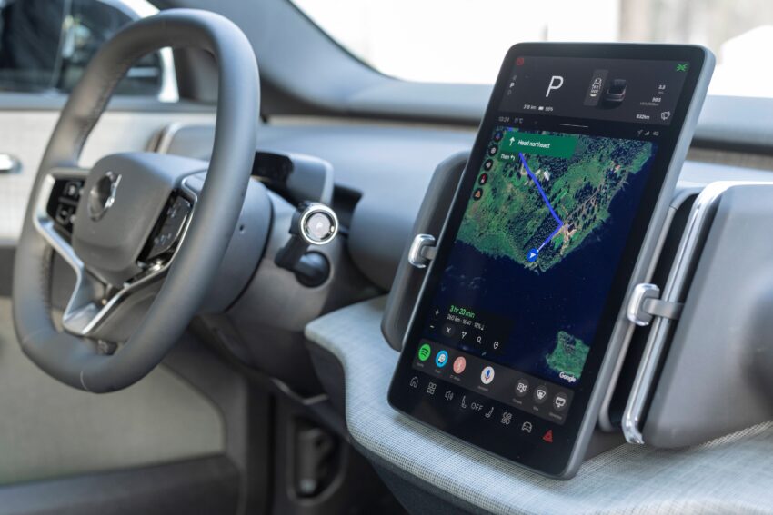 Volvo EX30 Cross Country 纯电SUV首发, 强化越野能力 288500