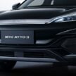 2025 新年式 BYD Atto 3 国际市场首发, 并不是中国的元Plus小改款, 仅换上新设计轮毂与全黑内装, 追加前排通风椅