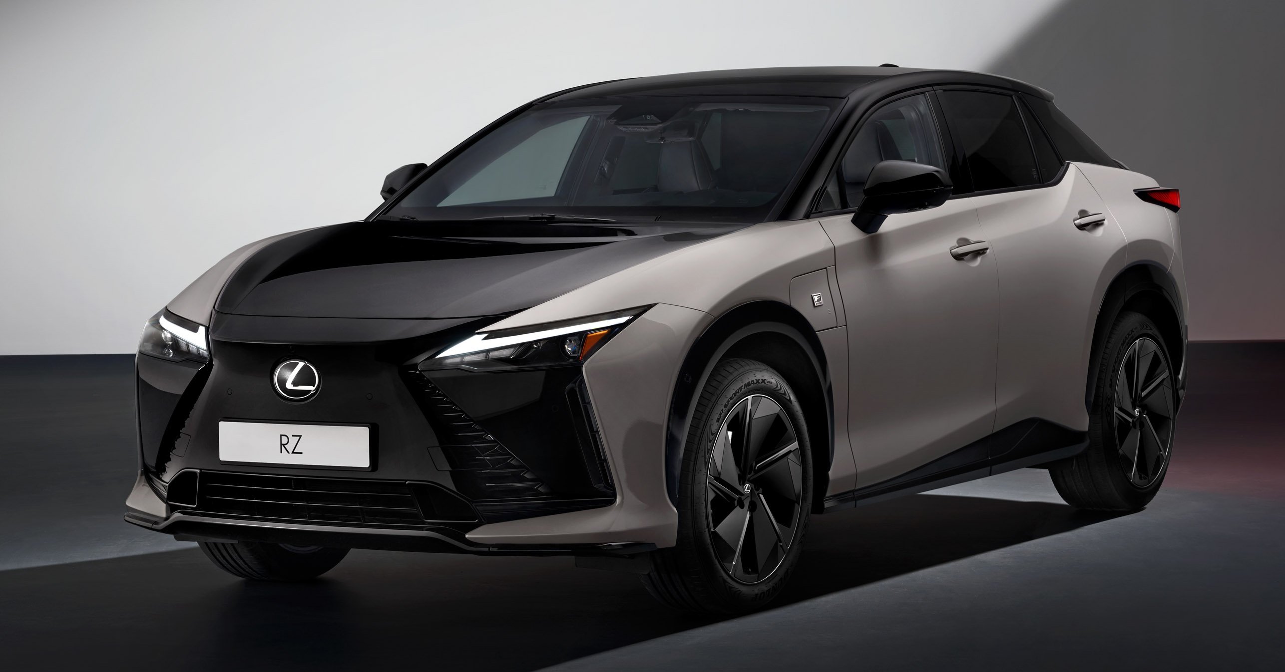 Toyota 放眼在2027年前旗下在售电动车阵容增至15款，同时在全球各大市场扩展产能，将产量扩大7倍至100万辆