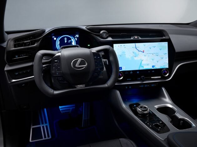 2025年式 Lexus RZ 小升级版全球首发, 新增 RZ 550e F Sport, 改用电传方向盘系统, 续航里程提高, 性能操控更强