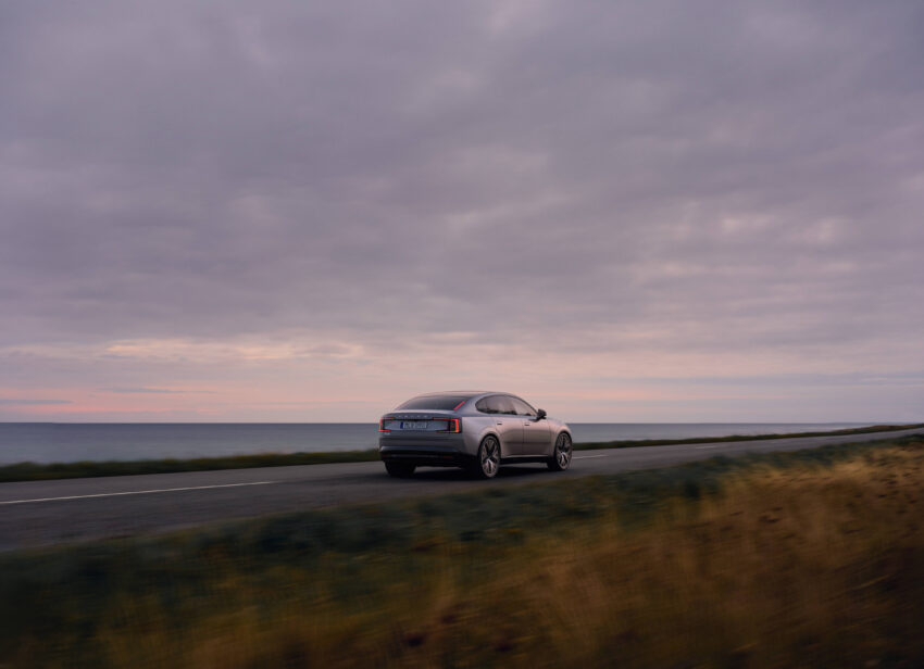 Volvo ES90 全球首发, 品牌旗舰纯电四门房车, 最长续航700公里, 最快4秒破百, 800V电动架构, 20分钟充电至80% 290734