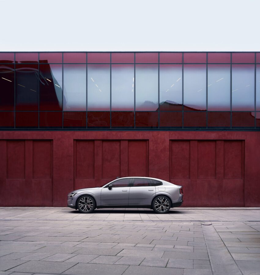 Volvo ES90 全球首发, 品牌旗舰纯电四门房车, 最长续航700公里, 最快4秒破百, 800V电动架构, 20分钟充电至80% 290738