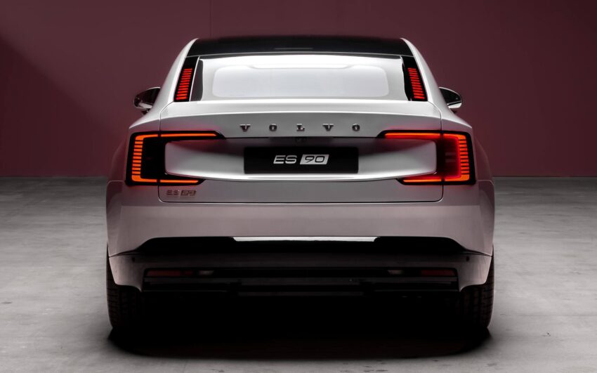 Volvo ES90 全球首发, 品牌旗舰纯电四门房车, 最长续航700公里, 最快4秒破百, 800V电动架构, 20分钟充电至80% 290743