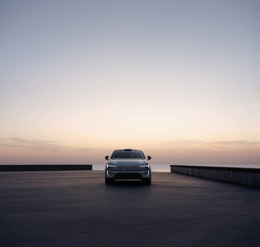 Volvo ES90 全球首发, 品牌旗舰纯电四门房车, 最长续航700公里, 最快4秒破百, 800V电动架构, 20分钟充电至80% 290726