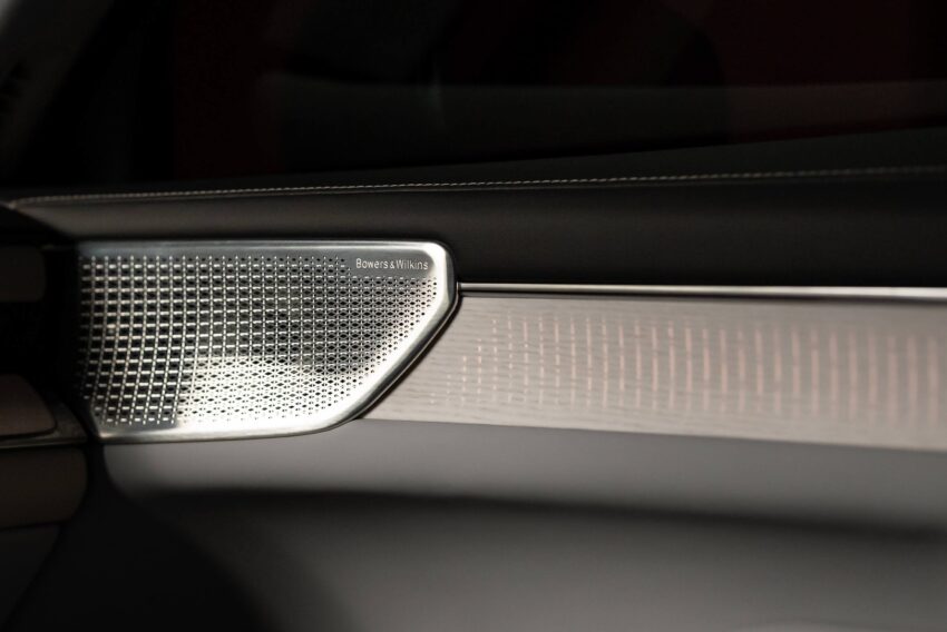 Volvo ES90 全球首发, 品牌旗舰纯电四门房车, 最长续航700公里, 最快4秒破百, 800V电动架构, 20分钟充电至80% 290757