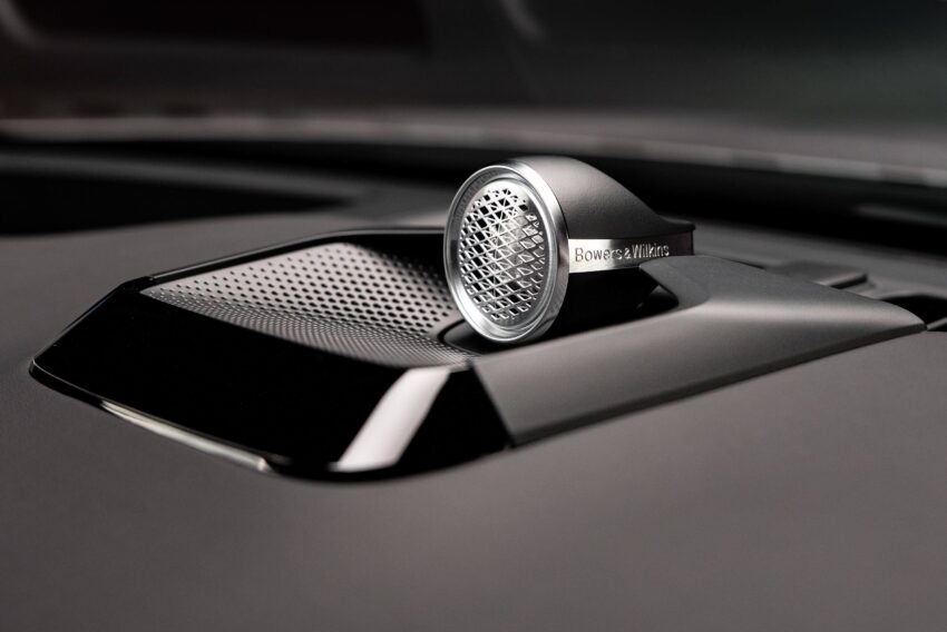 Volvo ES90 全球首发, 品牌旗舰纯电四门房车, 最长续航700公里, 最快4秒破百, 800V电动架构, 20分钟充电至80% 290759