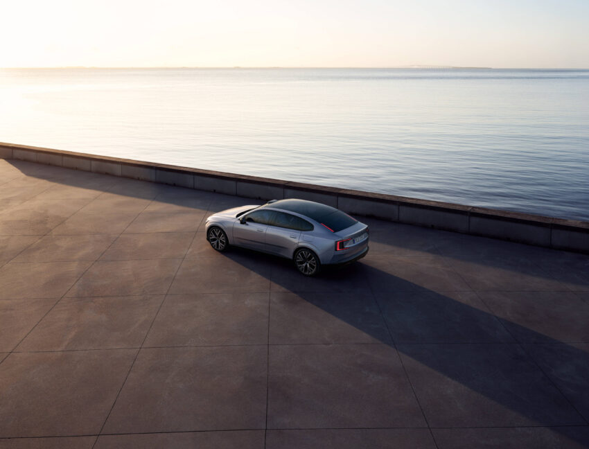 Volvo ES90 全球首发, 品牌旗舰纯电四门房车, 最长续航700公里, 最快4秒破百, 800V电动架构, 20分钟充电至80% 290727