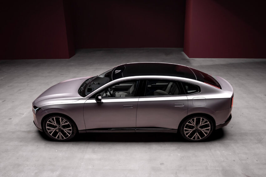 Volvo ES90 全球首发, 品牌旗舰纯电四门房车, 最长续航700公里, 最快4秒破百, 800V电动架构, 20分钟充电至80% 290768