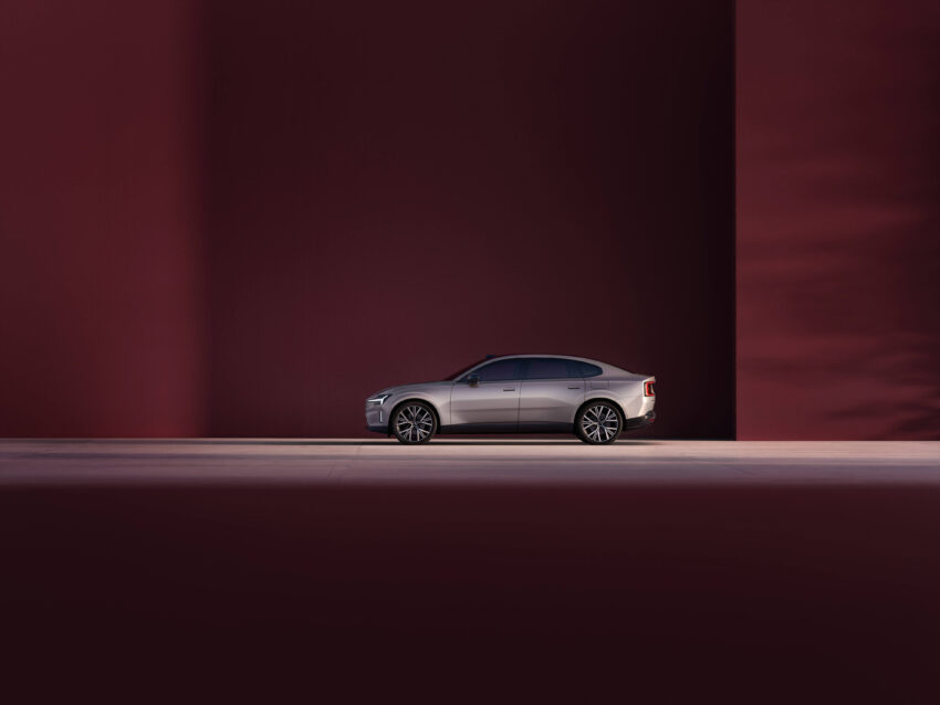 Volvo ES90 全球首发, 品牌旗舰纯电四门房车, 最长续航700公里, 最快4秒破百, 800V电动架构, 20分钟充电至80% 290779