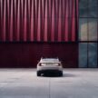 Volvo ES90 全球首发, 品牌旗舰纯电四门房车, 最长续航700公里, 最快4秒破百, 800V电动架构, 20分钟充电至80%