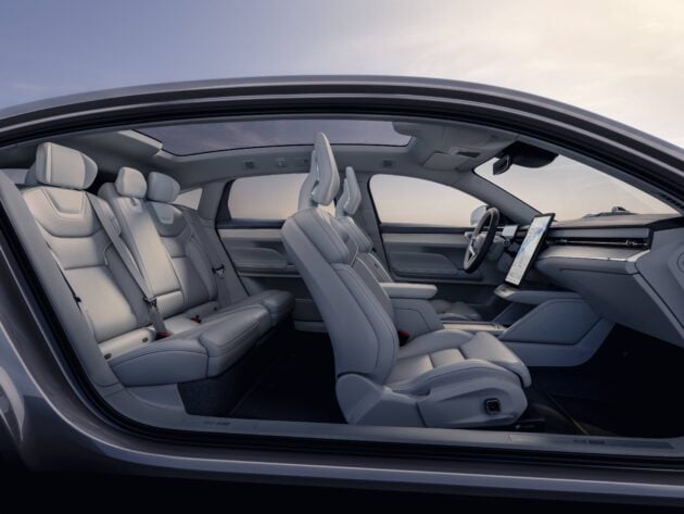 Volvo ES90 全球首发, 品牌旗舰纯电四门房车, 最长续航700公里, 最快4秒破百, 800V电动架构, 20分钟充电至80%