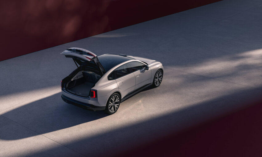 Volvo ES90 全球首发, 品牌旗舰纯电四门房车, 最长续航700公里, 最快4秒破百, 800V电动架构, 20分钟充电至80% 290802