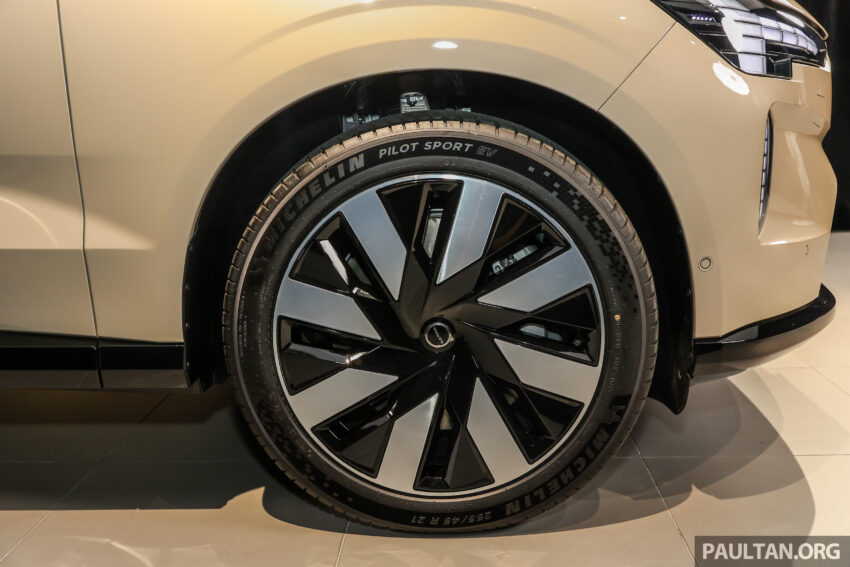 2025 Volvo EX90 和 XC90 小改款本地开放预订！纯电和插混七座SUV，续航里程达590公里；预估售价从RM450k起 291453