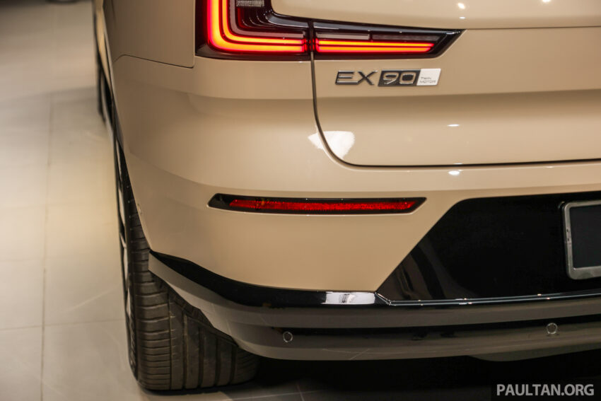 2025 Volvo EX90 和 XC90 小改款本地开放预订！纯电和插混七座SUV，续航里程达590公里；预估售价从RM450k起 291458
