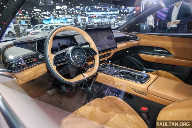 Mazda 6e 现身曼谷车展, 纯电四门房车或有机会来马?