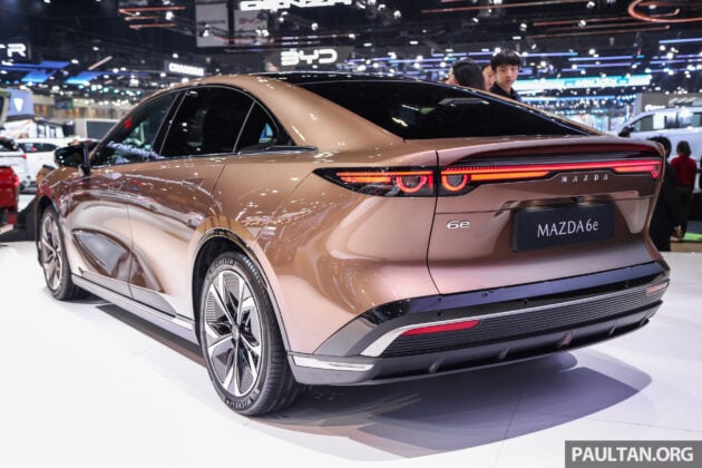 Mazda 6e 现身曼谷车展, 纯电四门房车或有机会来马?