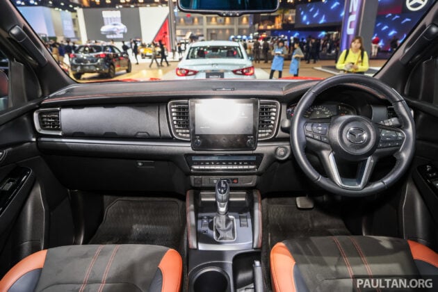 2025 Mazda BT-50 小改款亮相曼谷车展, 搭载2.2L新引擎