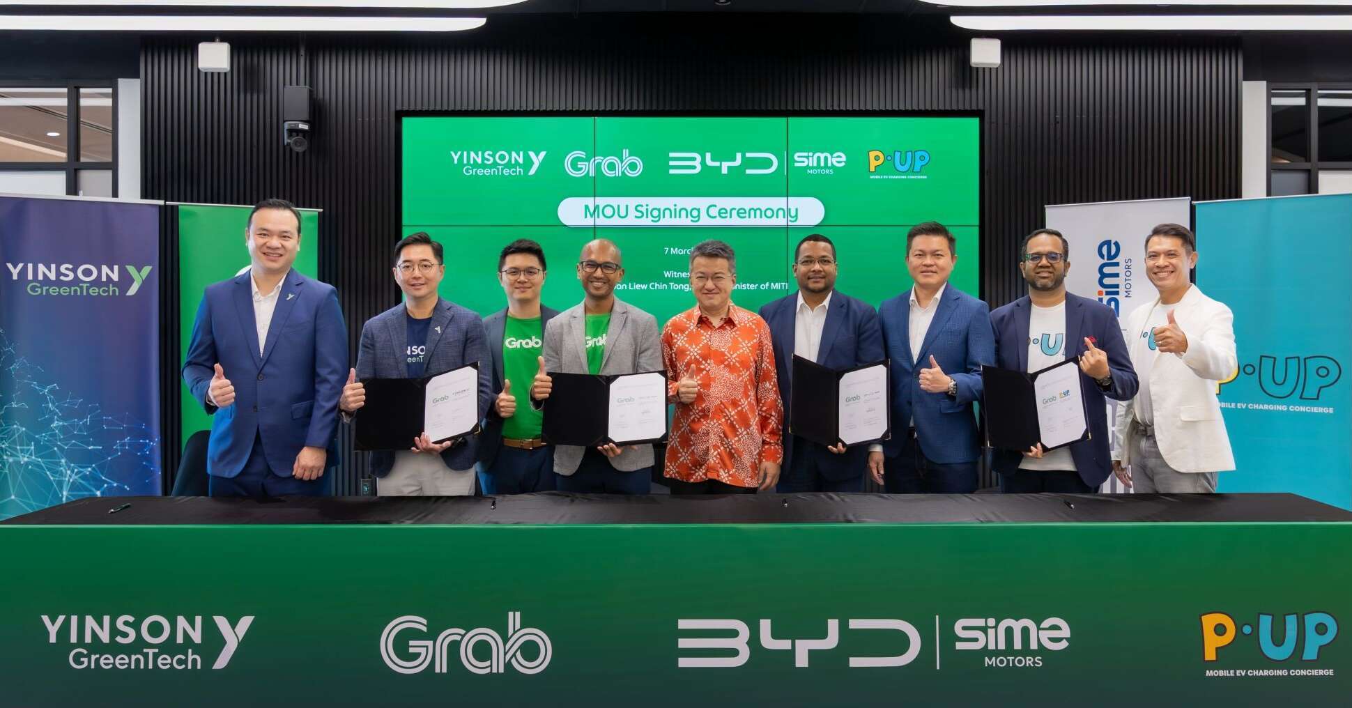 BYD M6 成首批先锋！Grab、BYD Sime Motors、Yinson GreenTech 和 Power-Up Tech 签 MoU 合作推网约电动车