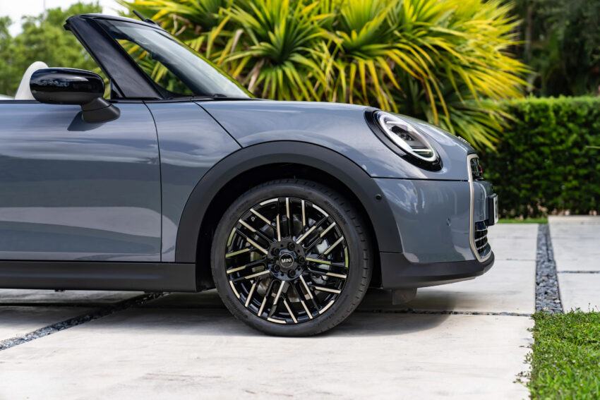 2025 MINI Cooper Convertible 登陆大马, 五人座敞篷 MINI, 搭载2.0L四缸涡轮引擎, 6.9秒破百, 售价31.9万令吉起 294875
