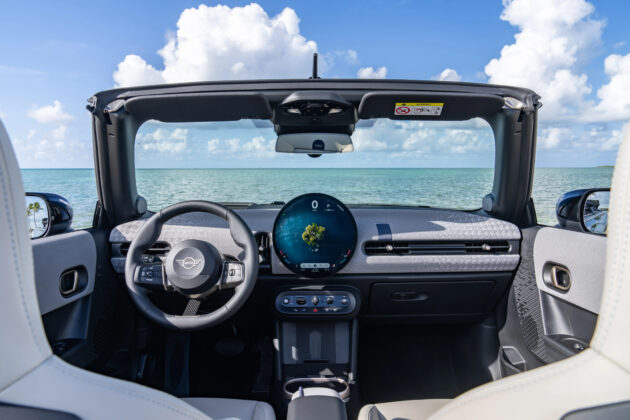 2025 MINI Cooper Convertible 登陆大马, 五人座敞篷 MINI, 搭载2.0L四缸涡轮引擎, 6.9秒破百, 售价31.9万令吉起
