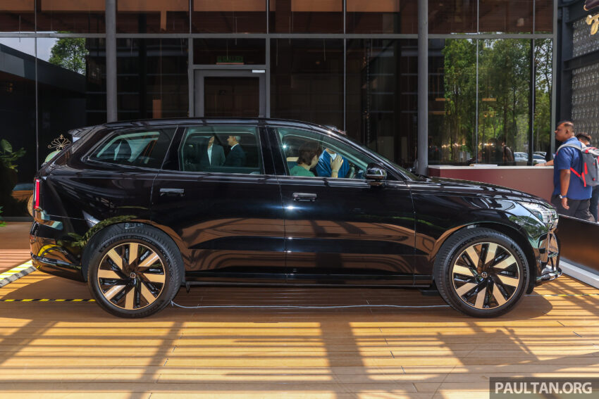 2025 Volvo EX90 登陆大马, 品牌旗舰七座纯电SUV, 续航里程623公里, 4.9秒破百, 250kW DC快充, 售价44.3万令吉 293624
