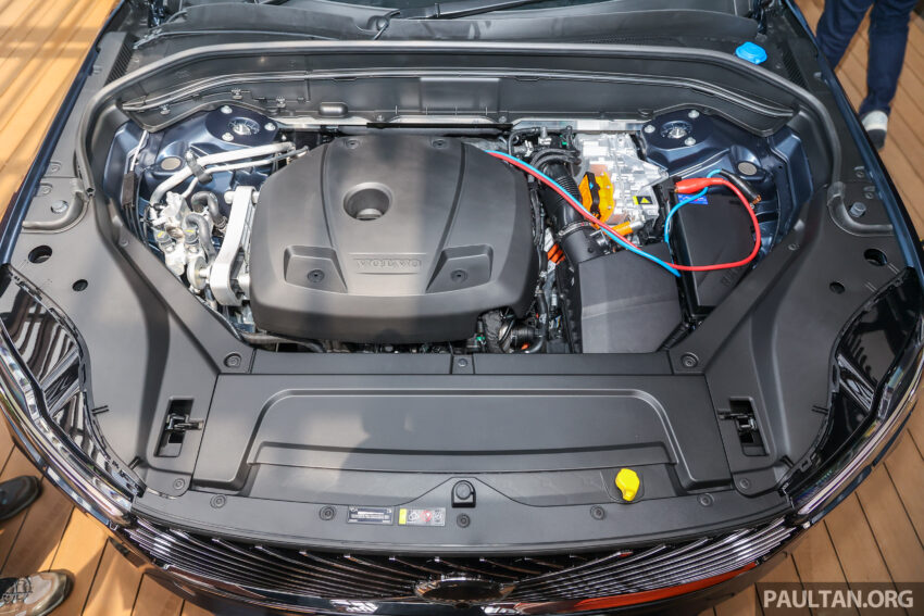 2025 Volvo XC90 小改款本地正式开卖, 同时有B5轻油电与T8混合动力两种版本, 最快5.3秒破百, 售价从41.9万令吉起 293580