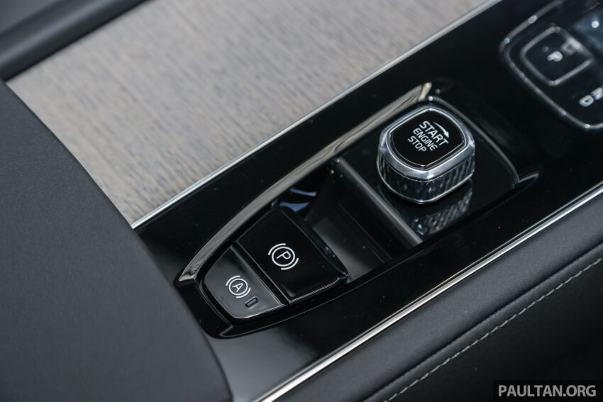 2025 Volvo XC90 小改款本地正式开卖, 同时有B5轻油电与T8混合动力两种版本, 最快5.3秒破百, 售价从41.9万令吉起 293591
