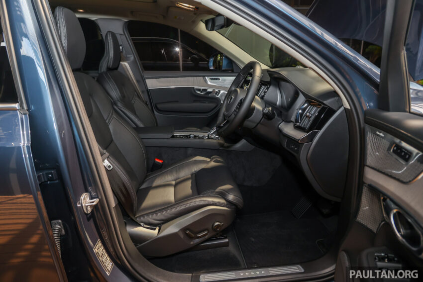 2025 Volvo XC90 小改款本地正式开卖, 同时有B5轻油电与T8混合动力两种版本, 最快5.3秒破百, 售价从41.9万令吉起 293596