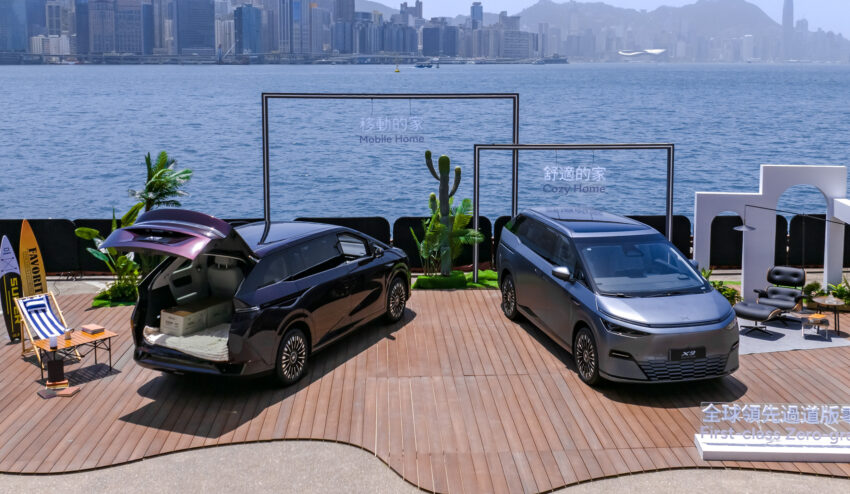 2025 小鹏 Xpeng X9 小改款国际首发, 增加电子吸附式前车门与恒定式轮毂厂徽, 续航里程达740公里, 标配图灵AI芯片 294215