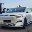 2025 小鹏 Xpeng X9 小改款国际首发, 增加电子吸附式前车门与恒定式轮毂厂徽, 续航里程达740公里, 标配图灵AI芯片