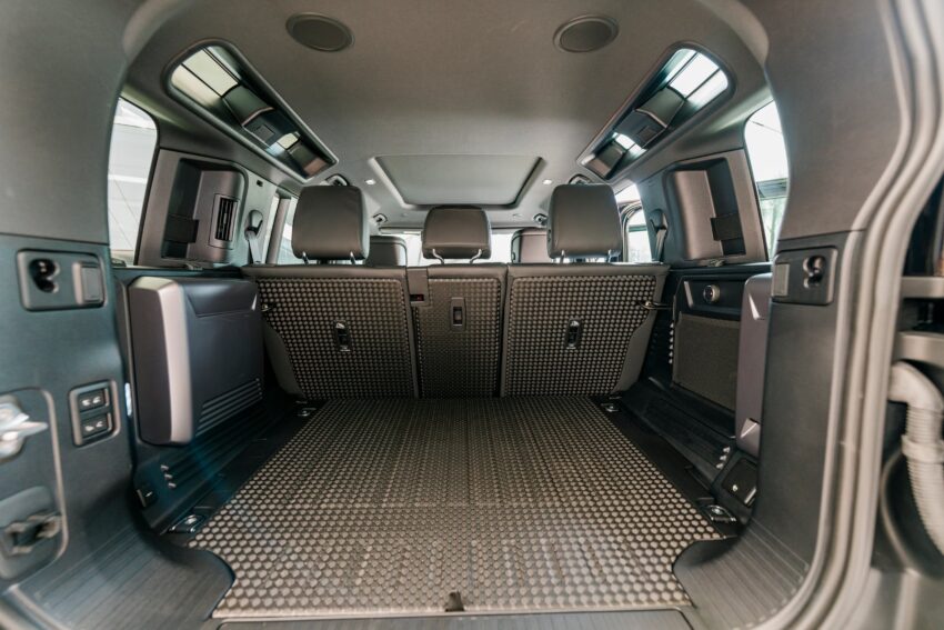 Land Rover Defender 130 八人座与 Defender 110 V8 正式登陆我国, 皆搭载5.0L V8机械增压引擎, 税前价99.8万起 294152