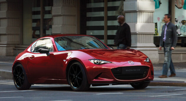 原厂高管确认下一代 Mazda MX-5 已在筹备研发中, 继续搭载传统汽油引擎并提供手排变速箱, 维持小巧+轻量化设计