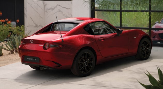 原厂高管确认下一代 Mazda MX-5 已在筹备研发中, 继续搭载传统汽油引擎并提供手排变速箱, 维持小巧+轻量化设计