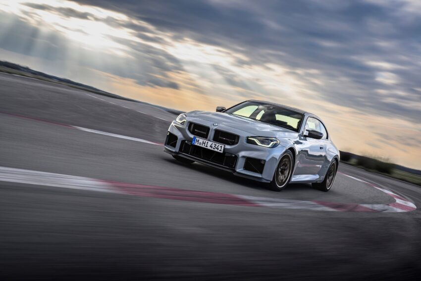 2025 G87 BMW M2 CS 全球首发, 3.0L六缸涡轮引擎的德系双门跑房, 3.8秒破百, 极速302km/h, 前置引擎后轮驱动 297276