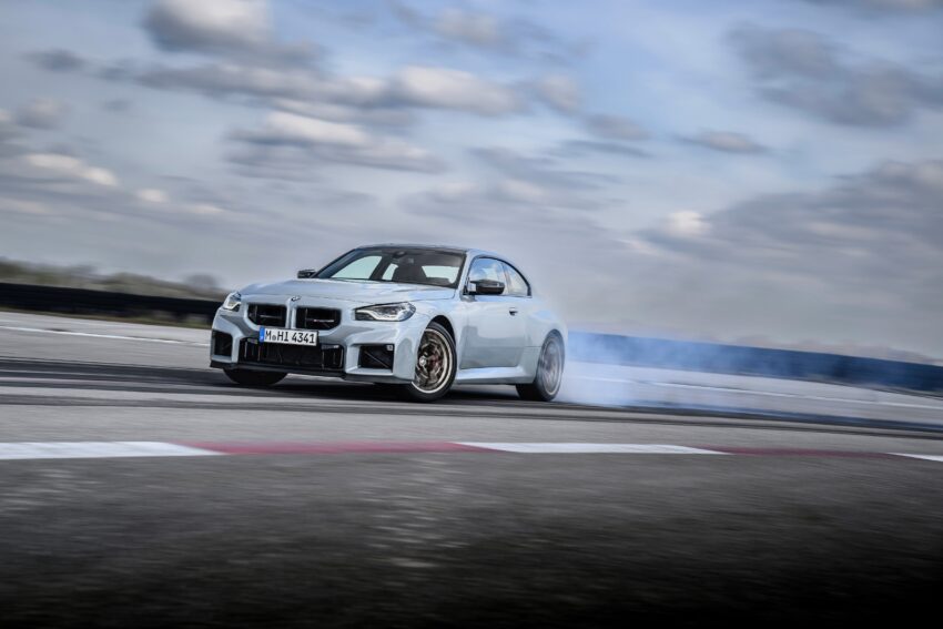 2025 G87 BMW M2 CS 全球首发, 3.0L六缸涡轮引擎的德系双门跑房, 3.8秒破百, 极速302km/h, 前置引擎后轮驱动 297280