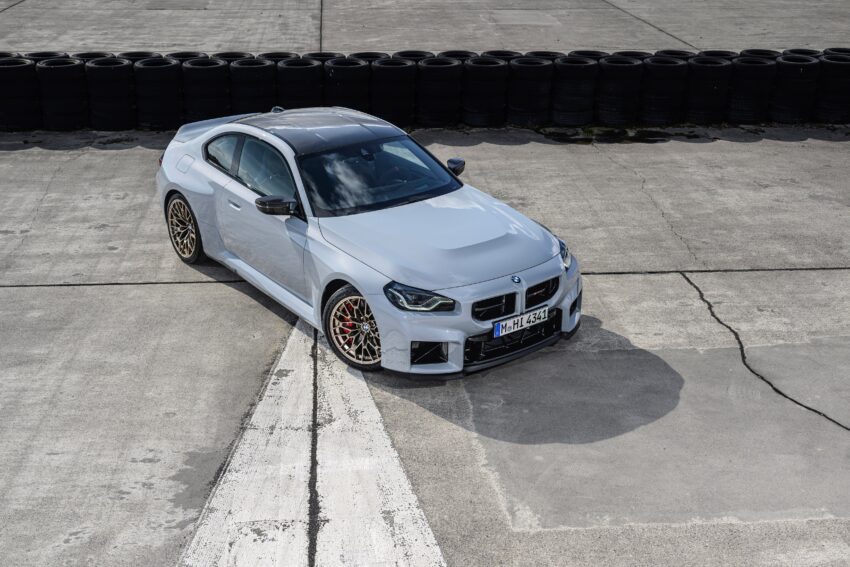 2025 G87 BMW M2 CS 全球首发, 3.0L六缸涡轮引擎的德系双门跑房, 3.8秒破百, 极速302km/h, 前置引擎后轮驱动 297283