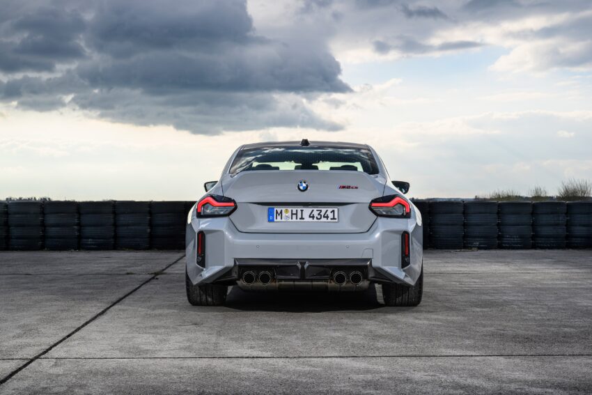 2025 G87 BMW M2 CS 全球首发, 3.0L六缸涡轮引擎的德系双门跑房, 3.8秒破百, 极速302km/h, 前置引擎后轮驱动 297289