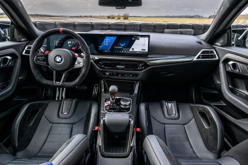 2025 G87 BMW M2 CS 全球首发, 3.0L六缸涡轮引擎的德系双门跑房, 3.8秒破百, 极速302km/h, 前置引擎后轮驱动 297304