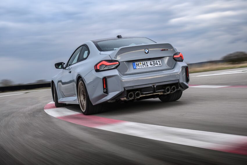 2025 G87 BMW M2 CS 全球首发, 3.0L六缸涡轮引擎的德系双门跑房, 3.8秒破百, 极速302km/h, 前置引擎后轮驱动 297272