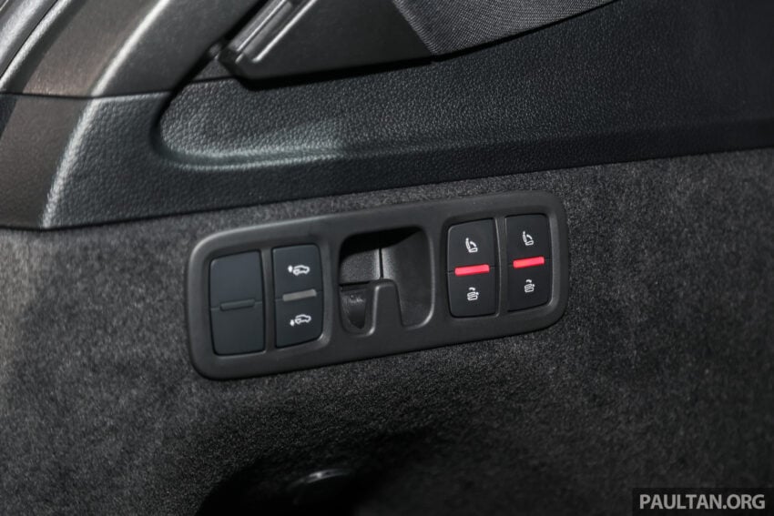 2025 Audi Q7 CKD正式发布, 搭载3.0L V6 TFSI引擎, 5.6秒破百, 标配原厂S line运动化外观与内装套件, 售价46.2万起 296075