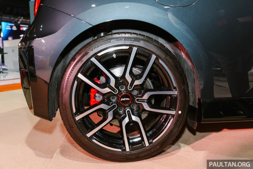 纯电动 MINI John Cooper Works 亮相2025马来西亚车展, 5.9秒破百, 极速200km/h, 续航里程371公里, 从21.9万起 295631