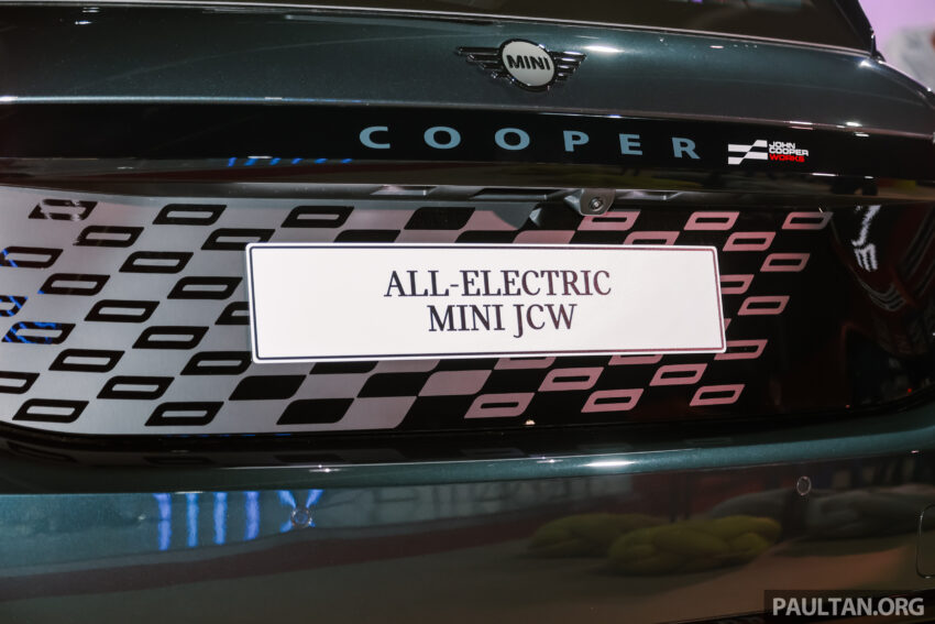 纯电动 MINI John Cooper Works 亮相2025马来西亚车展, 5.9秒破百, 极速200km/h, 续航里程371公里, 从21.9万起 295635