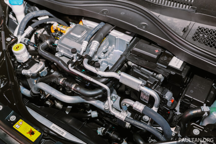 纯电动 MINI John Cooper Works 亮相2025马来西亚车展, 5.9秒破百, 极速200km/h, 续航里程371公里, 从21.9万起 295640