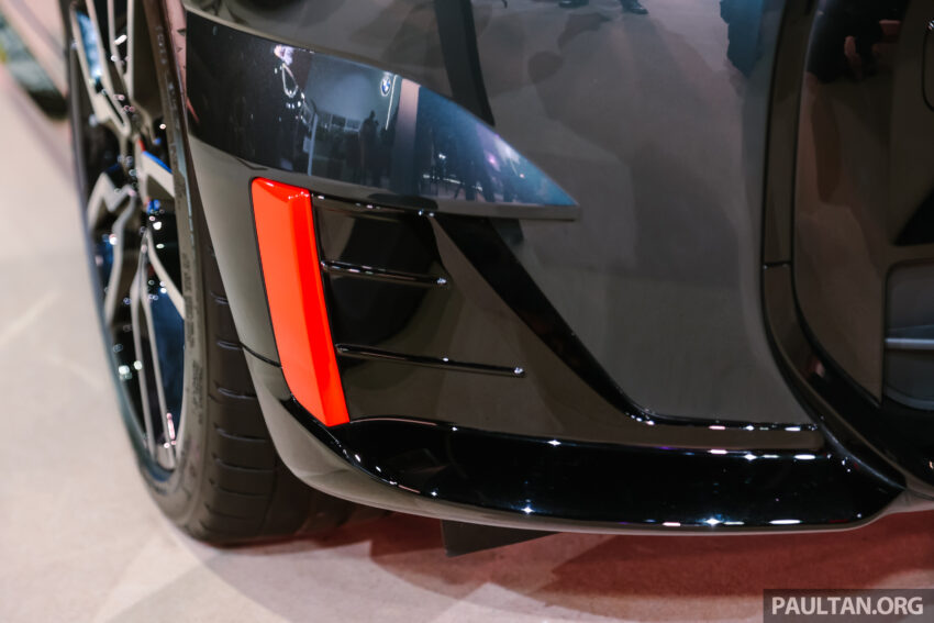 纯电动 MINI John Cooper Works 亮相2025马来西亚车展, 5.9秒破百, 极速200km/h, 续航里程371公里, 从21.9万起 295623
