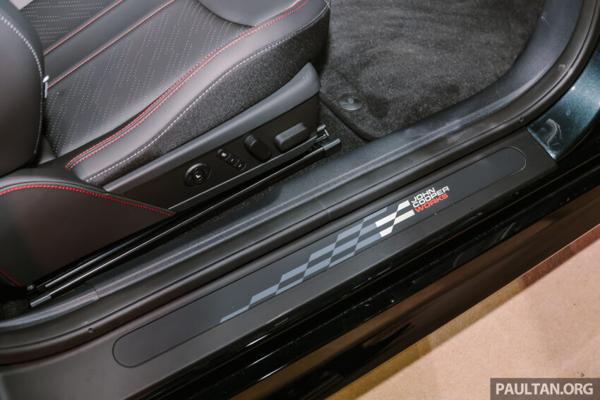 纯电动 MINI John Cooper Works 亮相2025马来西亚车展, 5.9秒破百, 极速200km/h, 续航里程371公里, 从21.9万起 295653