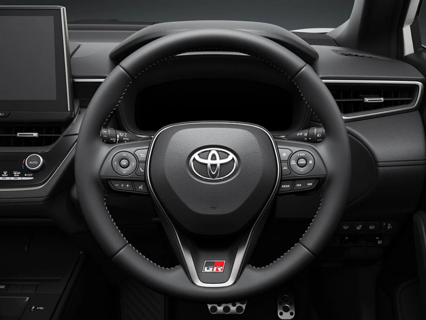 2025 Toyota Corolla Cross GR Sport 小改款日本面市！只提供混动版本，强化悬吊提升操控，兑马币售RM115k 297330
