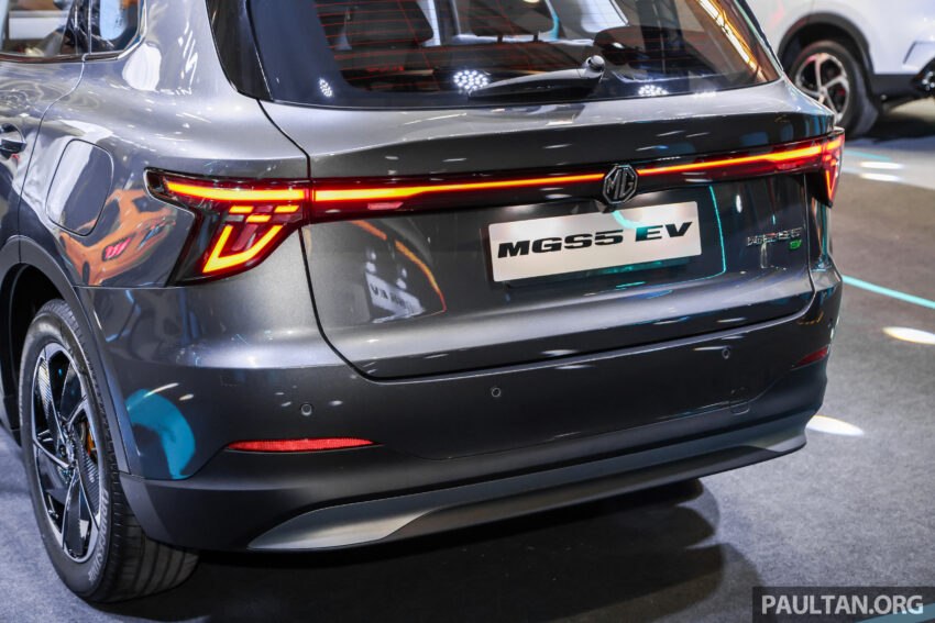 2025 MG S5 EV 大马车展亮相！划分 Com 和 Lux 两种版本，料售RM115k起！“早鸟”可享RM5k回扣和免费充电器 295990