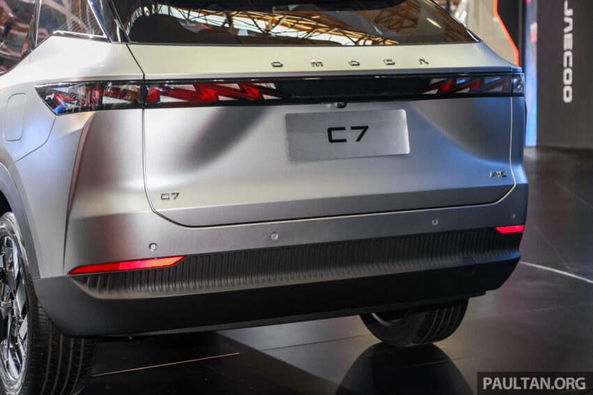 Omoda C7 大马汽车展亮相！纯汽油版本，极可能搭载与 Jaecoo J7 相同的 1.6T + AWD 动力系统，有望今年面市 296096