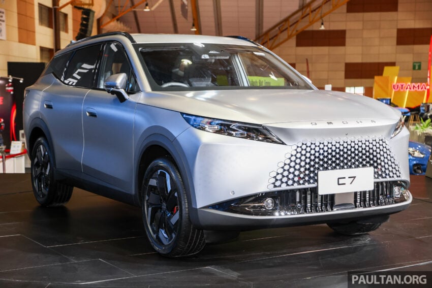 Omoda C7 大马汽车展亮相！纯汽油版本，极可能搭载与 Jaecoo J7 相同的 1.6T + AWD 动力系统，有望今年面市 296086