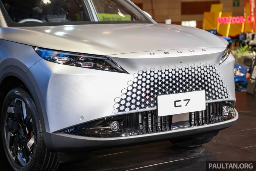 Omoda C7 大马汽车展亮相！纯汽油版本，极可能搭载与 Jaecoo J7 相同的 1.6T + AWD 动力系统，有望今年面市 296091